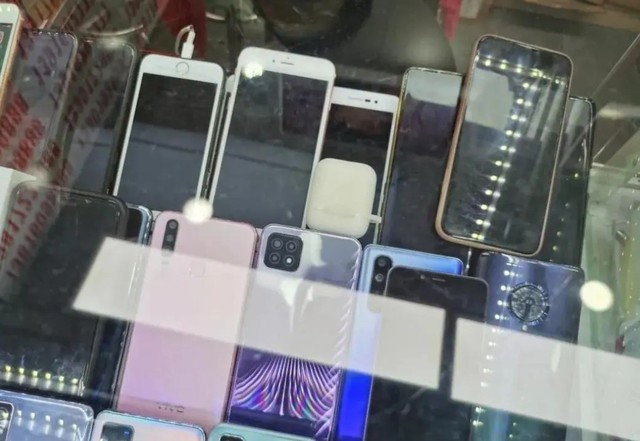 安卓厂家疯狂堆料!为啥该买iPhone的仍是无视它们-多多发布网(图2) 安卓厂家疯狂堆料!为啥该买iPhone的仍是无视它们