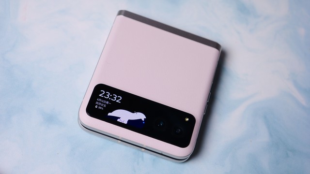 moto razr 40评测：3999元！开启折叠屏的普及元年，绝对超出你的想象