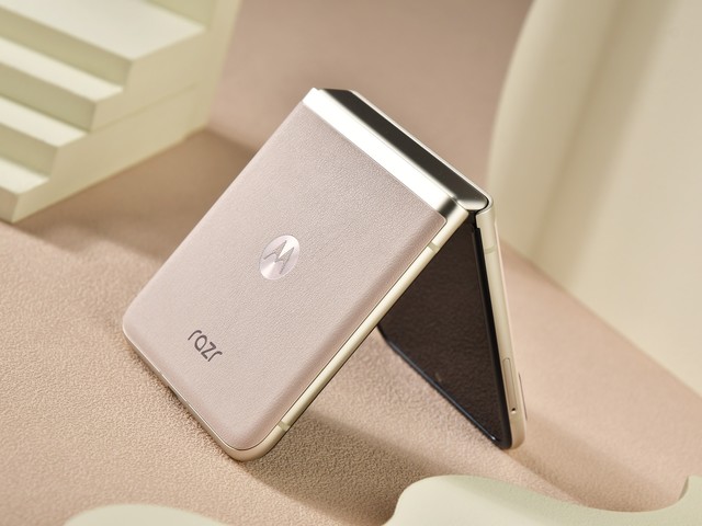moto razr 40评测：3999元！开启折叠屏的普及元年，绝对超出你的想象