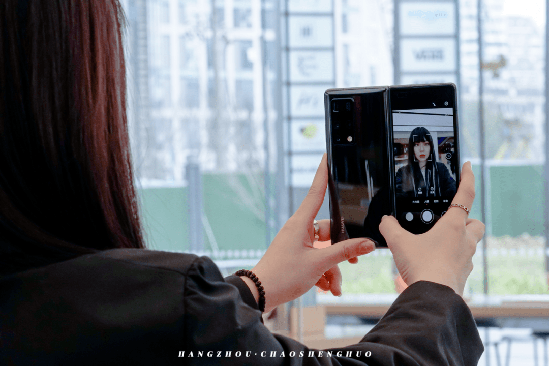 moto razr 40评测：3999元！开启折叠屏的普及元年，绝对超出你的想象-多多发布网(图9)