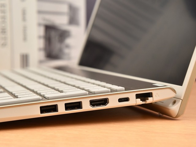 笔记本中的“定番”？全新VAIO F16评测
