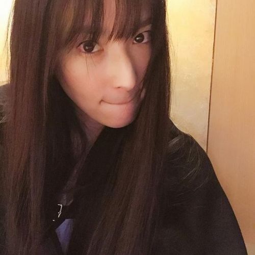吴佩慈剪空气刘海被赞减龄似少女 网友:好像新垣结衣-多多发布网(图2)